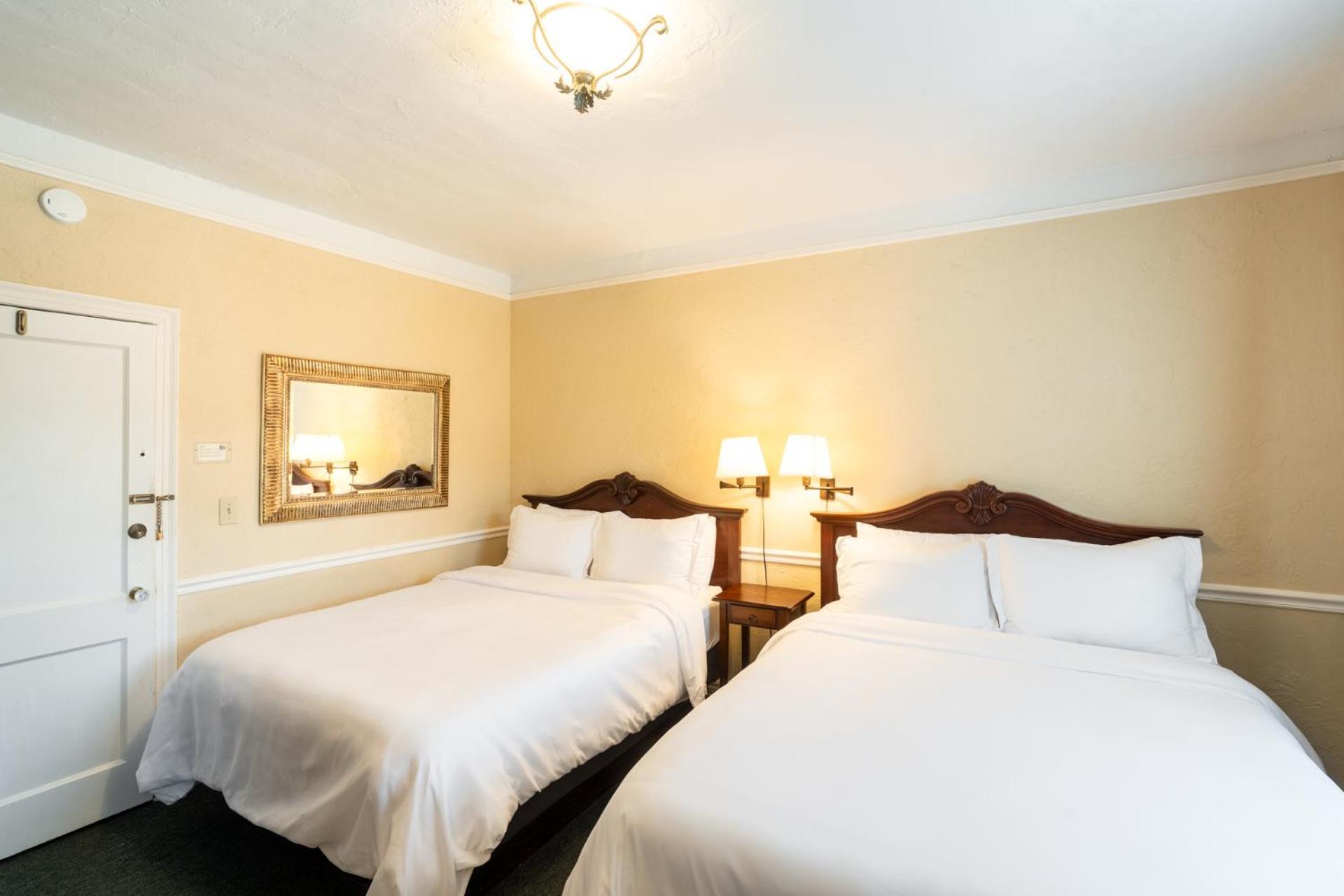 Lake Lure Inn And Spa ภายนอก รูปภาพ