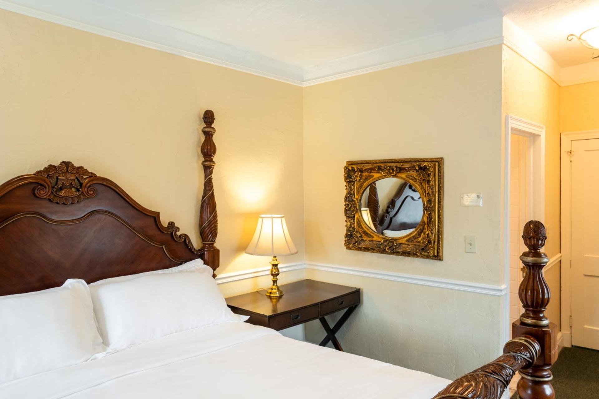 Lake Lure Inn And Spa ภายนอก รูปภาพ