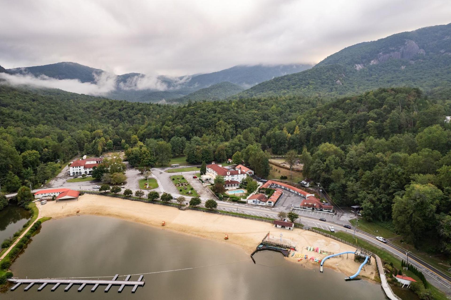 Lake Lure Inn And Spa ภายนอก รูปภาพ
