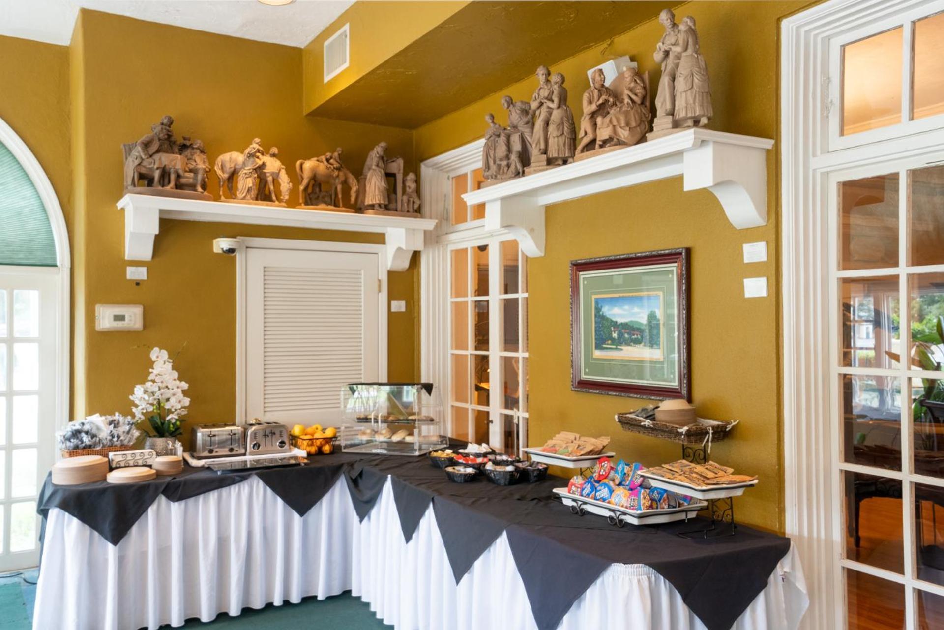 Lake Lure Inn And Spa ภายนอก รูปภาพ