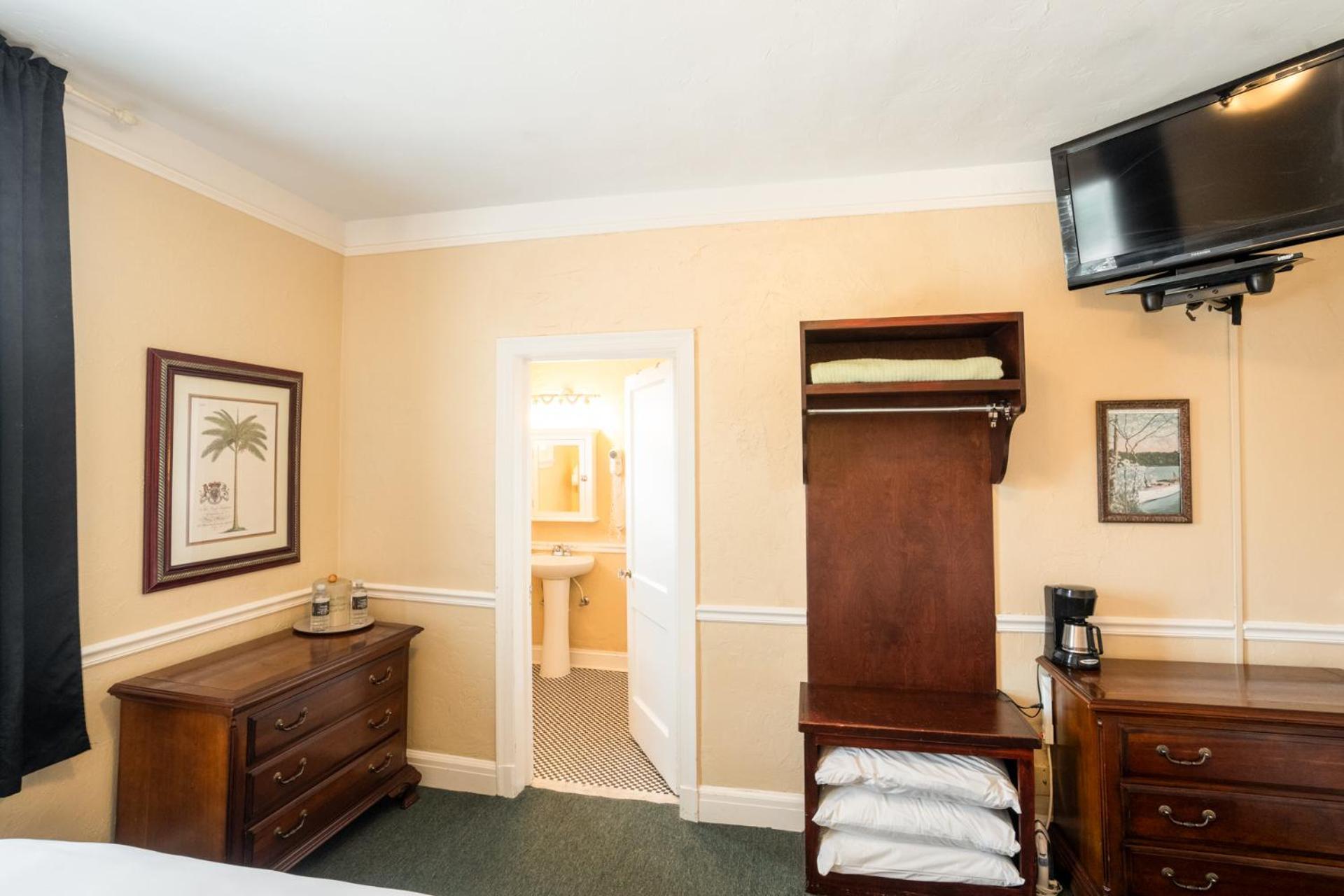 Lake Lure Inn And Spa ภายนอก รูปภาพ